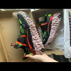 nike ispa overreact black red volt